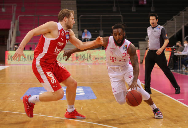 轻球员的发 轻球员的发