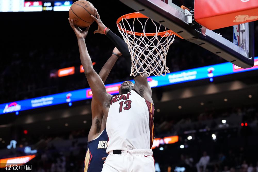 场均篮板超 场均篮板超